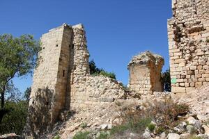 02 12 2024 haifa israel. yehiam är de ruiner av en korsfarare och ottomanska eran fästning i Västra galileen, israel. foto