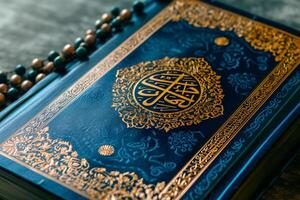 Foto islamic ny år quran bok med datum