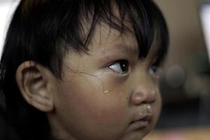 gråt bebis pojke foto