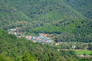 naturskön se landskap av bergen i nordlig thailand foto