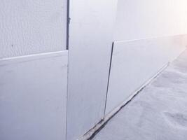 aluminium tallrik för ansluter vägg korridor maskin. foto