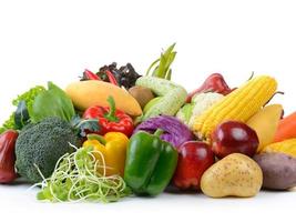 grönsaker och frukter på vit bakgrund foto