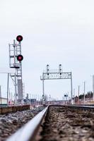 järnvägsspår och resljus foto