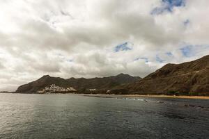 landskap med las teresitas strand, teneriffa, kanariefågel öar, Spanien foto