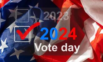 2024 president- val år i förenad stater som illustration mall på blå bakgrund vägg med reflexion. foto