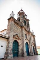 historisk katedral av vår lady av de radband byggd i de 17:e århundrade i de arv stad av honda belägen på de avdelning av tolima i colombia foto