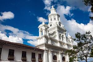 historisk mindre basilika av de obefläckad uppfattning invigt i 1874 i de arv stad av salamina i de avdelning av caldas i colombia foto