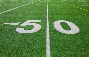 femtio yard linje - fotbollsplan foto