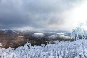 vinterlandskap från toppen av berget i Kanada, Quebec foto