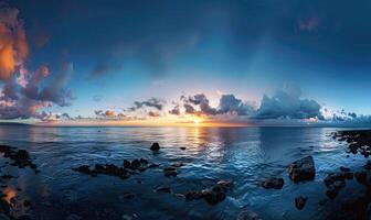 en panorama- se av de hav på solnedgång foto