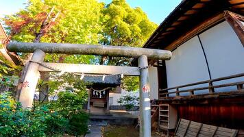 rokugatsu hachiman helgedom, en helgedom i rokugatsu, adachi-ku, tokyo, japan. den var byggd under de 1053-1058 foto