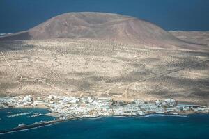 se av de del av graciosa ö från mirador del rio, lanzarote ö, kanariefågel öar, Spanien foto