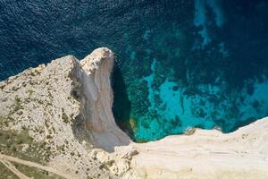 antenn se av sanap klippor. gozo ö, malta foto