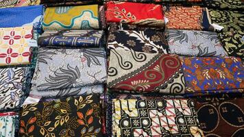 traditionell batik inföding till pekalongan, central java, indonesien med elegant klassisk motiv foto