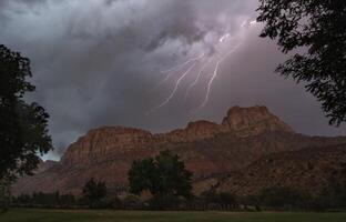 zion nationell parkera blixt- foto