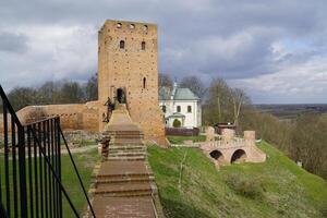 czersk, polen - Mars 24:e, 2024 - ingång torn och defensiv vägg masoviska hertigarna slott foto