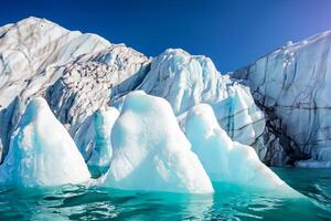 majestätisk is klippor krönt förbi en Häftigt atmosfär, inramade förbi de skön hav och himmel, framkallning en harmonisk panorama av naturens isig prakt och oceanisk prakt foto