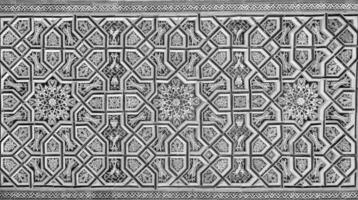 geometrisk traditionell islamic prydnad. fragment av en keramisk mosaik. svart och vit. foto