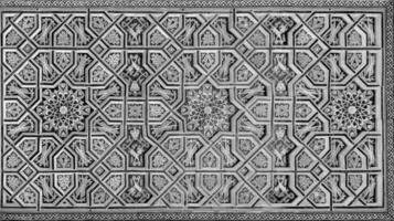 geometrisk traditionell islamic prydnad. fragment av en keramisk mosaik. svart och vit. foto