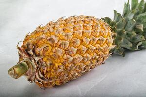 färsk mogen ljuv saftig ananas foto