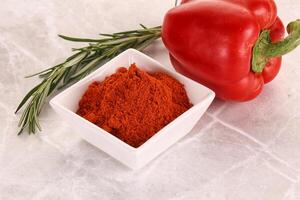 röd paprika pulver arom krydda foto
