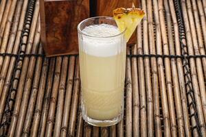 pinacolada ananas coctail med juice foto