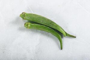 rå organisk naturlig okra vegetabiliska foto