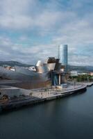 bilbao, bizkaia, spanien, 2024 - guggenheim bilbao museum arkitektur, konst och kultur foto