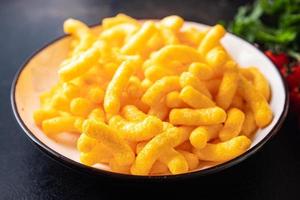 cheetos mellanmål ost majs pinnar måltid foto