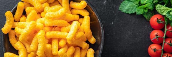 cheetos mellanmål ost majs pinnar måltid foto