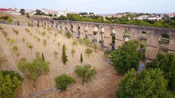 flygdrönarevy över befästningar, garnisonens gränsstad elvas och dess befästningar. unesco världsarv portugal. historisk plats. turistmål för semester. portugal, alentejo, elvas. foto