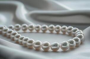 vit pärla halsband foto