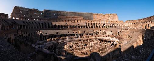 naturskön panoramautsikt inuti colosseum foto