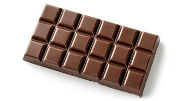 blandad mörk choklad bitar närbild isolerat i vit bakgrund foto