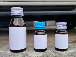 medicin flaska brun Färg med en tom märka för attrapp eller presentation attrapp samling foto