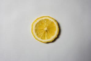 citron- kil på vit bakgrund. foto