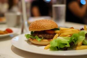 snabb mat burger och pommes frites. neuralt nätverk foto