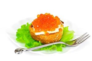 smörgås med laxkaviar, smör, sallad på baguette