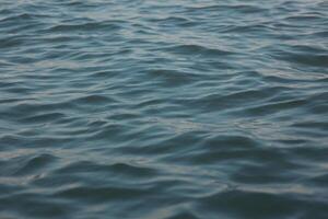 blå vatten Vinka bakgrund, blå hav bakgrund, hav vågor foto