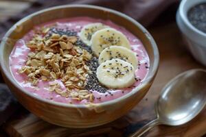 uppfriskande frukt smoothies topp med granola foto