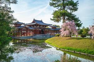 fågel Fenix hall och jodo shiki trädgård av byodoin i Kyoto, japan foto