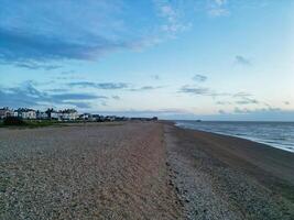 antenn se av walmer strand och hav se under soluppgång, kent, England förenad rike. april 21:a, 2024 foto