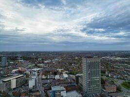 antenn se av byggnader på central leicester stad av England förenad rike. april 4:a, 2024 foto