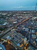 antenn stad Centrum byggnader av birmingham central stad av England förenad rike under solnedgång. Mars 30:e, 2024 foto