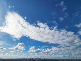 skön himmel med dramatiska moln över birmingham stad av England förenad rike, Mars 30:e, 2024 foto