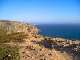 cabo da roca, belägen i Portugal, är känd som de västligaste punkt av kontinental Europa. foto