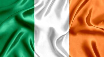 flagga av irland silke närbild foto