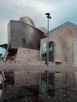 bilbao, bizkaia, spanien, 2024 - guggenheim bilbao museum arkitektur, konst och kultur foto