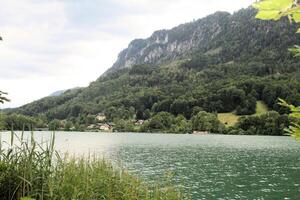 en se av de österrikiska landsbygden på st gilgen foto