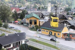 en se av de österrikiska landsbygden på st gilgen foto